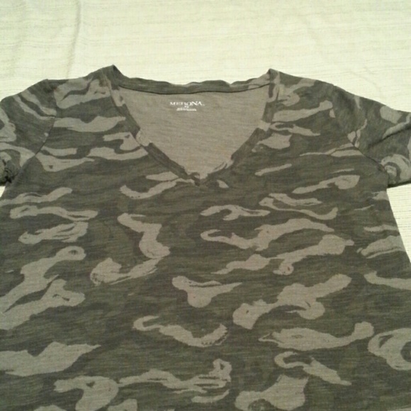 CAMU BEAUTIFUL TOP EXCELLENT LIKE NEW NO STAINS - Picture 2 of 5